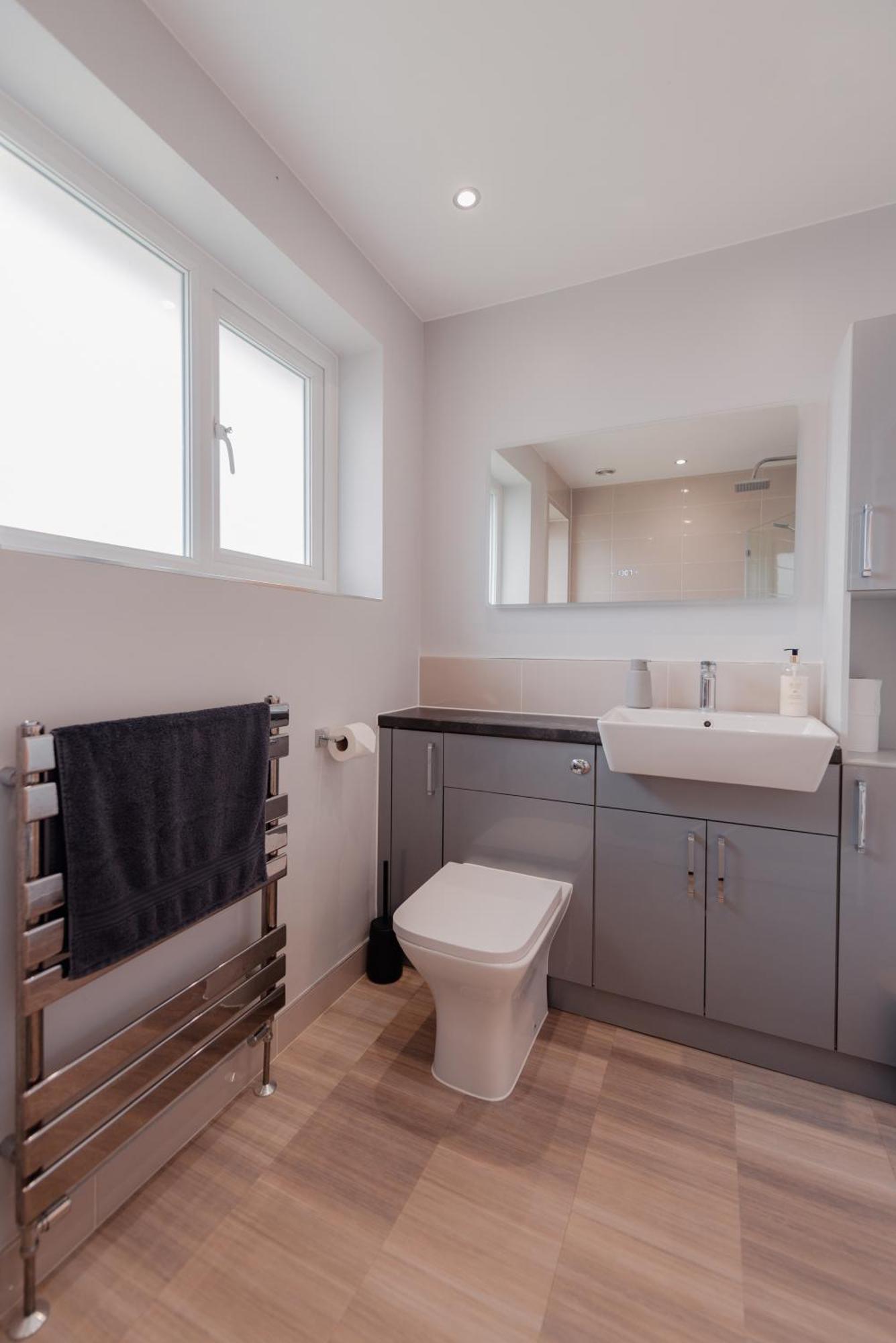 Luxury Recently Renovated 3 Bedroom Home In Sandwich Kent Exterior photo